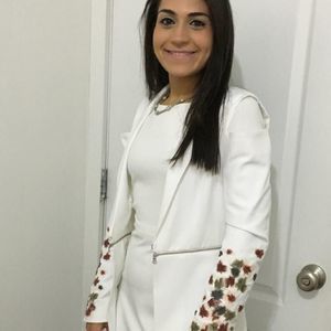 Meet your Posher, Dina